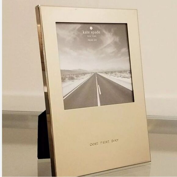 Kate Spade Photo Frame - One Fine Day - 3x3 Gold Frame - Picture 1 of 5